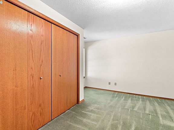 5th image of 100 NW 95th Cir