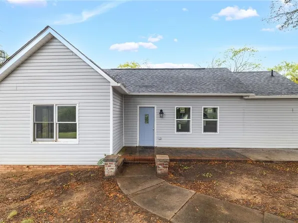 744 Caleb St, Eden, NC 27288