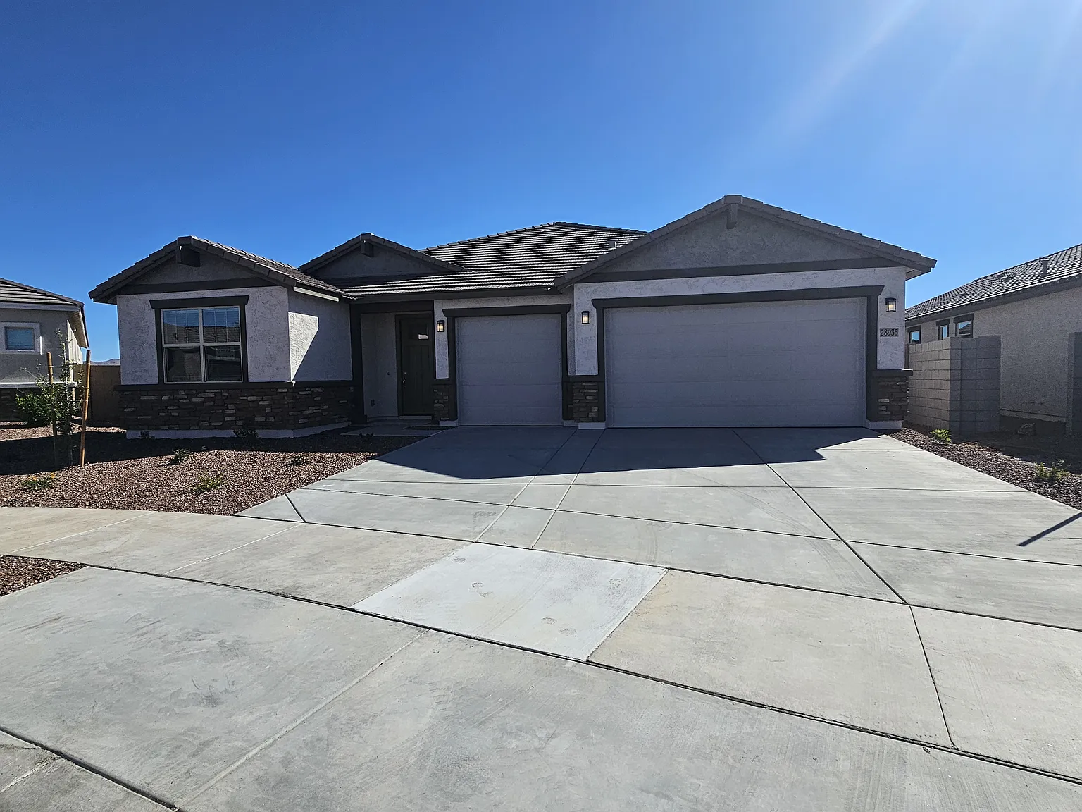 4 bed, 3.5 bath, 2878 sqft, $2,650 — Photo 3