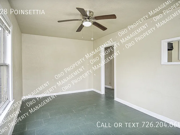 928 Poinsettia — Photo 14