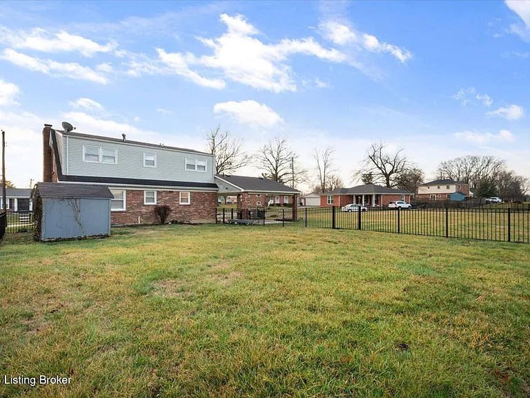 9903 Welshpool Ct — Photo 10