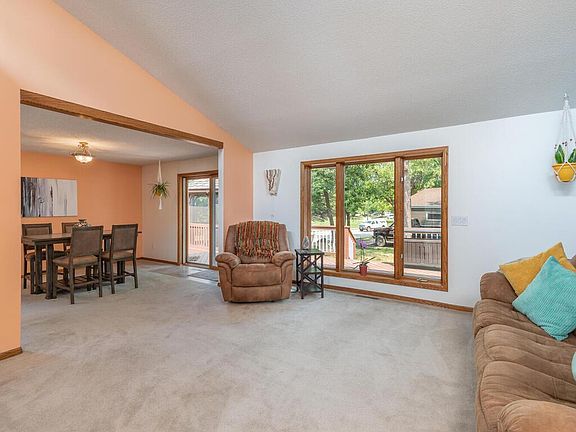 5th image of 707 Forest Green Cir