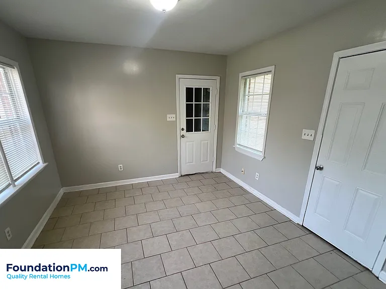 1847 Driftwood Ave — Photo 7
