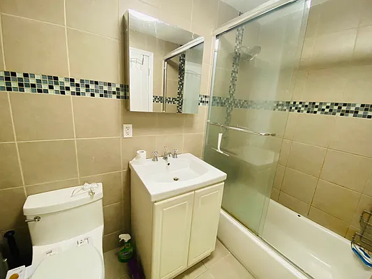 Rented by null | media 16