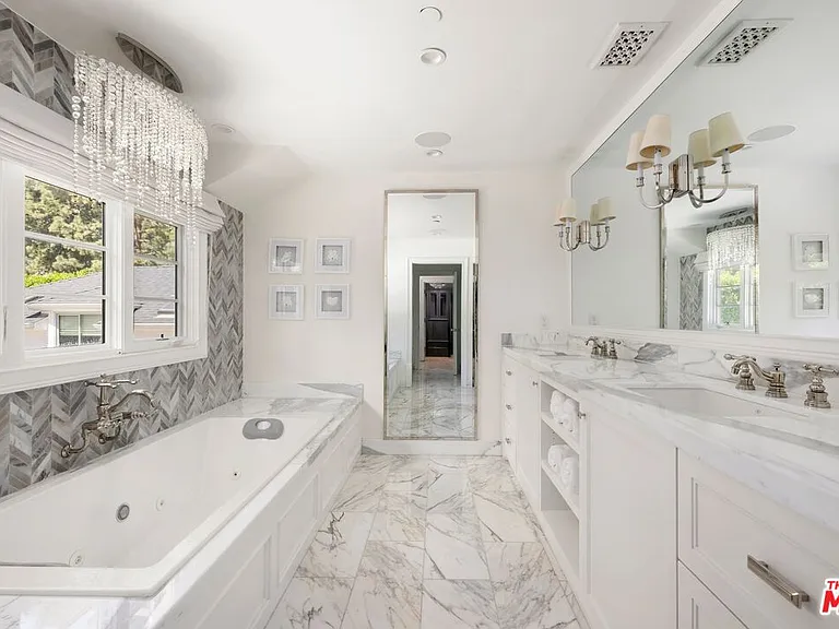 1214 Coldwater Canyon Dr — Photo 21