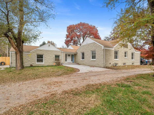 3722 E Elmwood Dr, Wichita, KS 67218