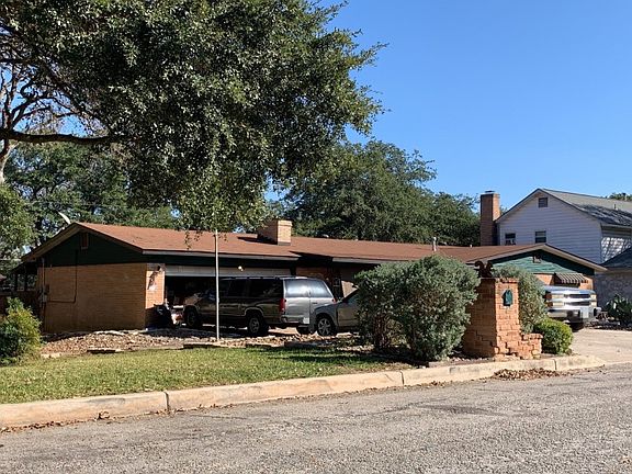 3rd image of 126 Doris Dr