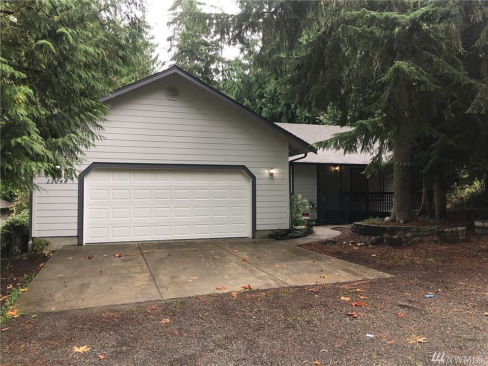 1st image of 22044 Bluewater Dr SE