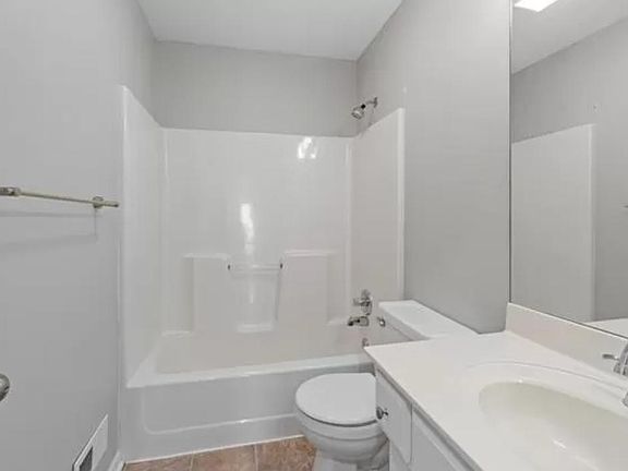 2nd image of 6621 W 151st Pl