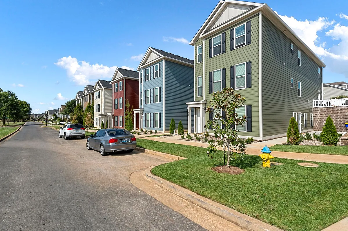 Building Photo - 570 Traditions Blvd #66
