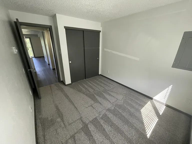Shoreside Village Apartments — Photo 10