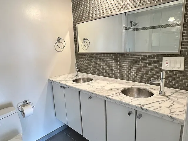 111 W Maple St — Photo 5