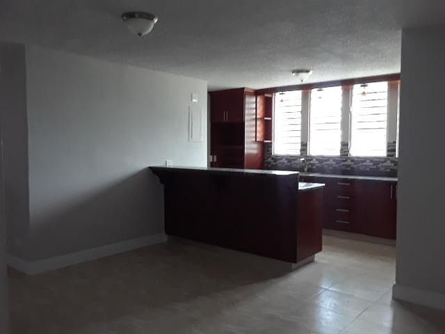 2nd image of H15 Calle Mendoza