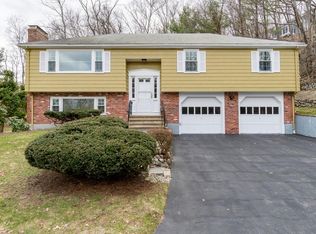 4 Valleywood Cir, Winchester, MA 01890