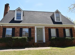 909 Brenham Ln, Matthews, NC 28105