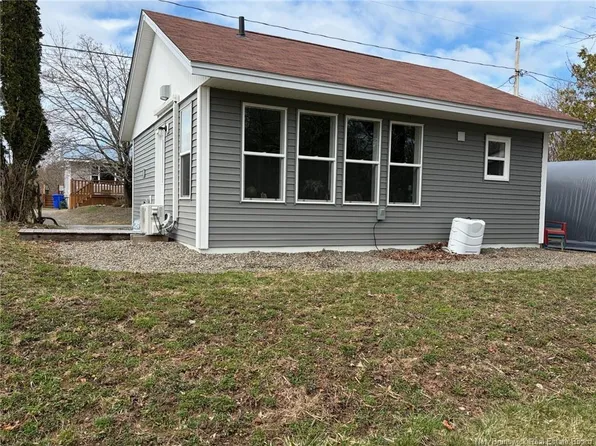 19 Pine St, Saint Stephen, NB E3L 1X3