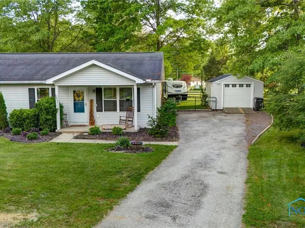 9623 Oak Run Ct, Holland, OH 43528