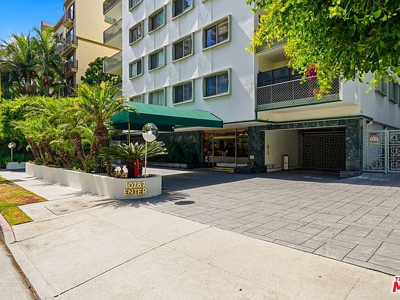 2nd image of 10787 Wilshire Blvd APT 402