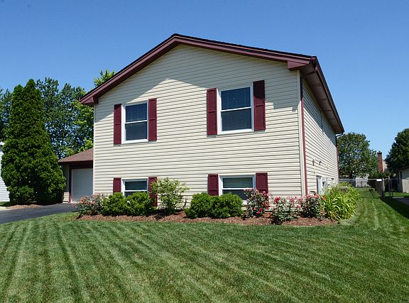 2nd image of 1750 Nautilus Ln