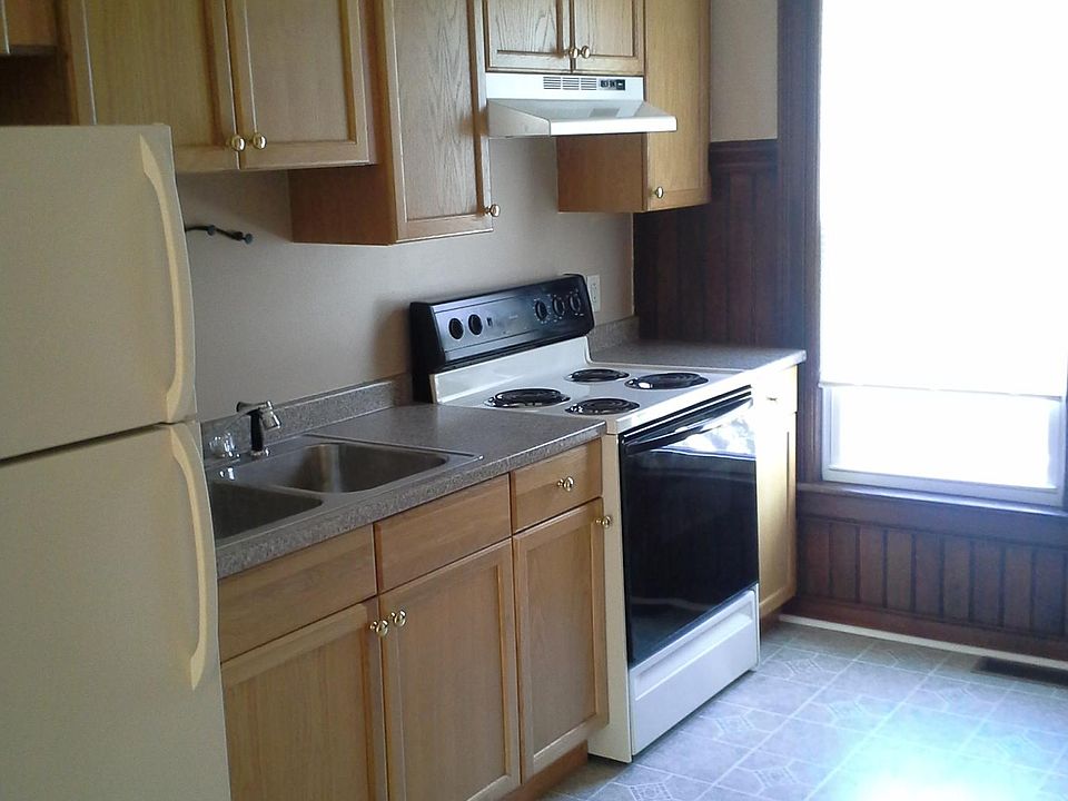 2nd image of 16 Maple Ave #4