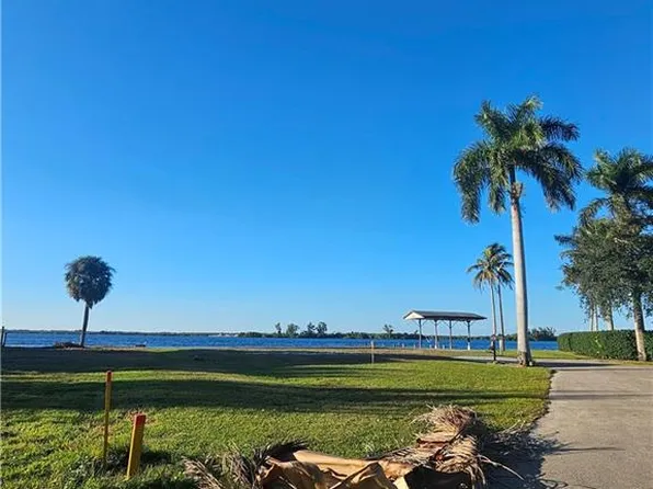 4567 E Riverside DR, FORT MYERS, FL 33905