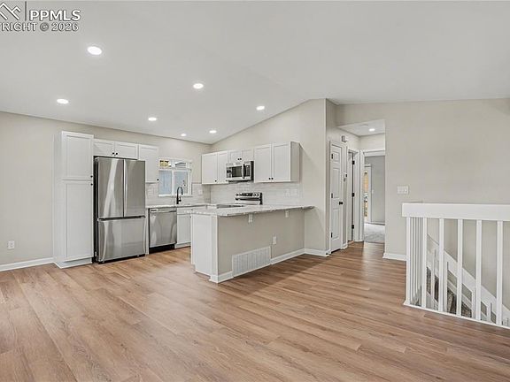 3rd image of 3350 Bridgewater Dr