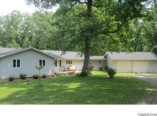 5374 Possum Trot Rd, Rochester, IL 62563