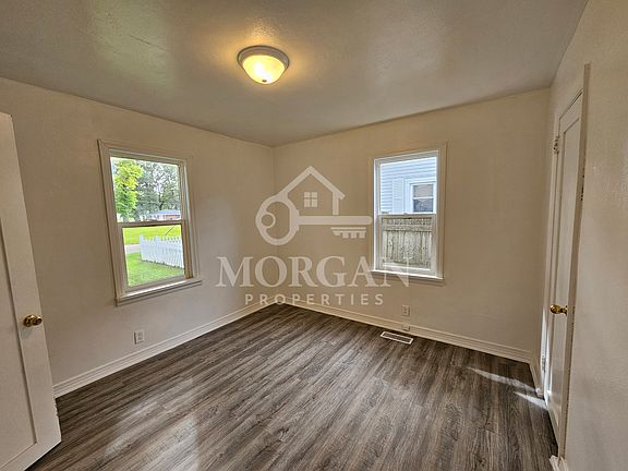 5th image of 2604 E 4th St