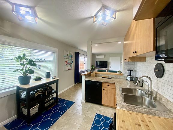 4th image of 4349 Clairemont Dr