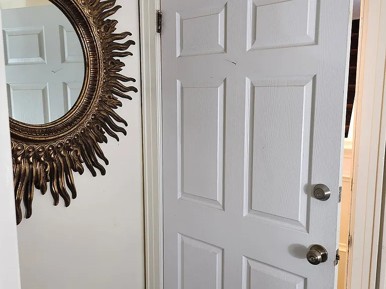 283 Houston Ave #2 — Photo 3