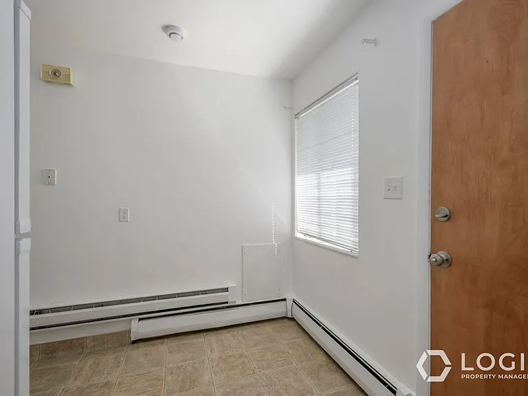 1517-1523 S Lincoln St #1517 — Photo 8