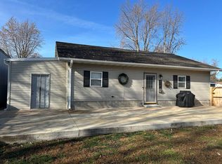 514 Dewey St, Rushville, IL 62681