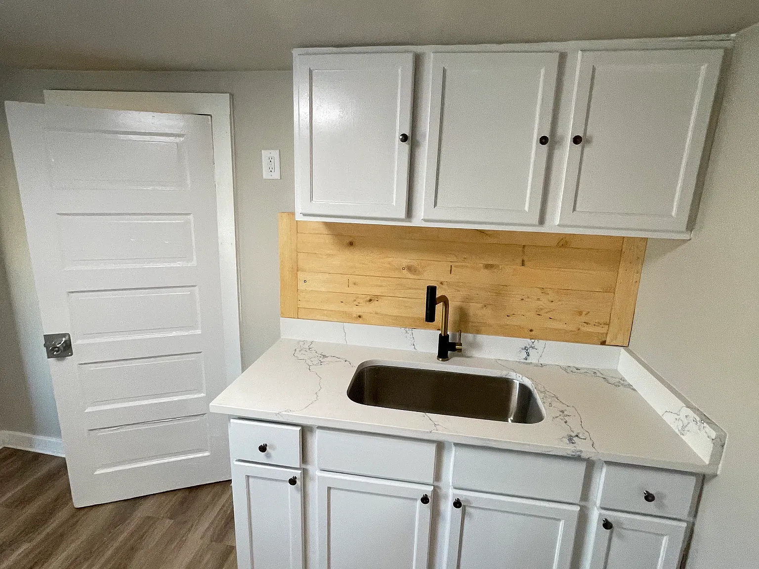 2 bed, 850 sqft, $1,300 — Photo 4