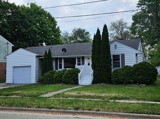 506 S 8th St, Oregon, IL 61061