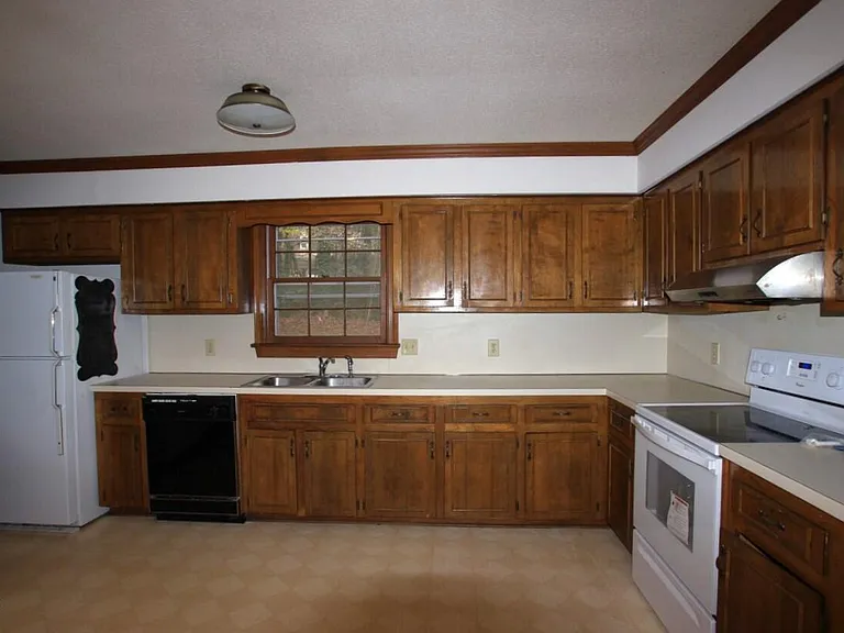 1406 Bloomingdale Dr — Photo 5
