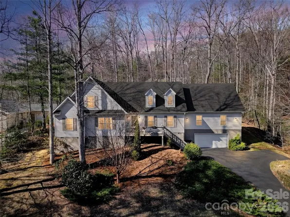 122 Loggers Run, Hendersonville, NC 28739