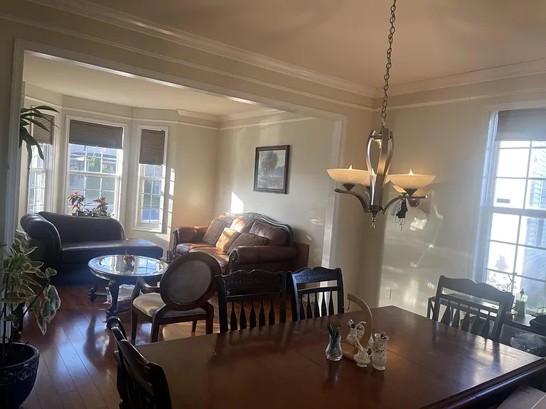 125 Rosemary Ct — Photo 4