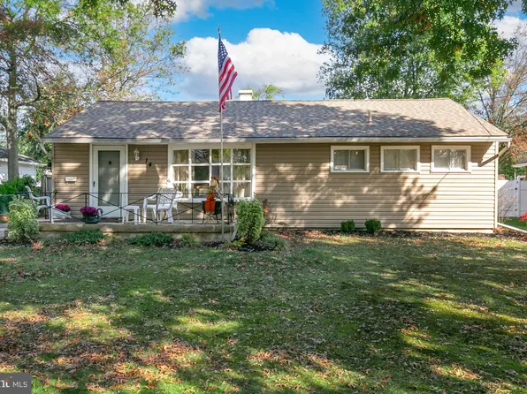 14 Hemsing Dr, Lumberton, NJ 08048