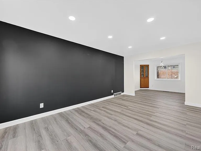 11616 Lynch Ct — Photo 2