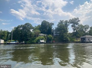 150 Riverside Rd, Edgewater, MD 21037