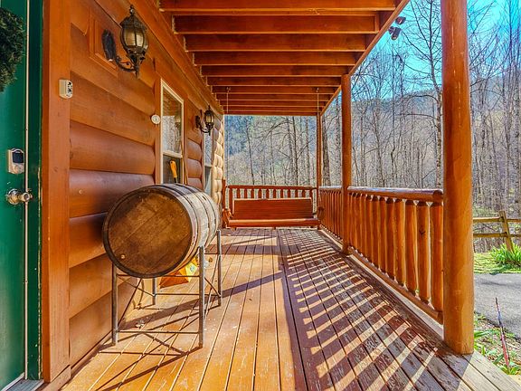 4th image of 3538 Wolf Way