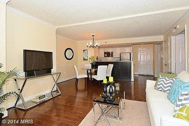 1276 N Wayne St #823 — Photo 4