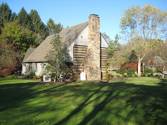 3rd image of 1982 Meadow Ln
