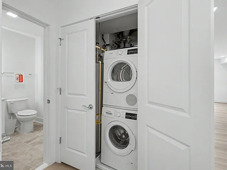 701 N Henry St #206 — Photo 48