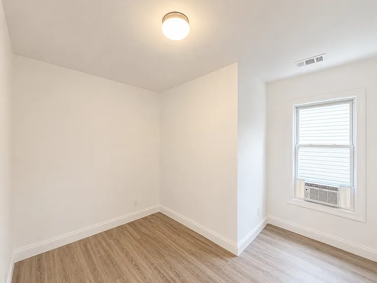 42 Custer St #2 — Photo 5