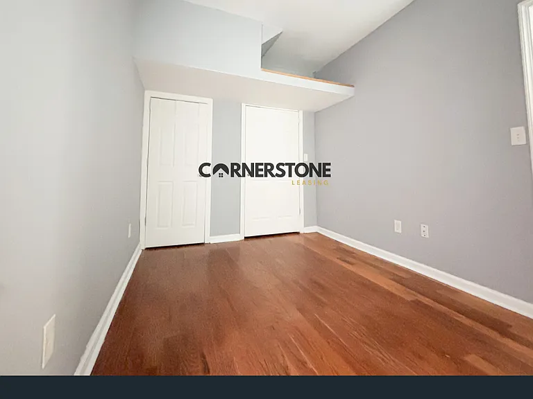 39 Seymour Ave — Photo 8