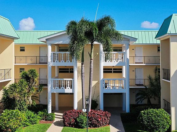 3rd image of 7 Colonial Club Dr APT 305