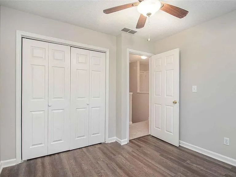 1560 Red Briar Way — Photo 7