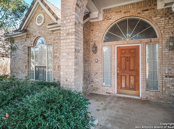 2nd image of 32 Granburg Cir