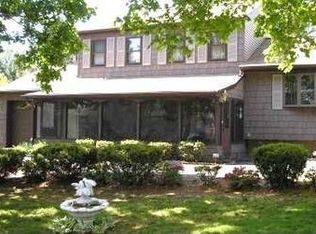 405 Carlton Cir, New Windsor, NY 12553